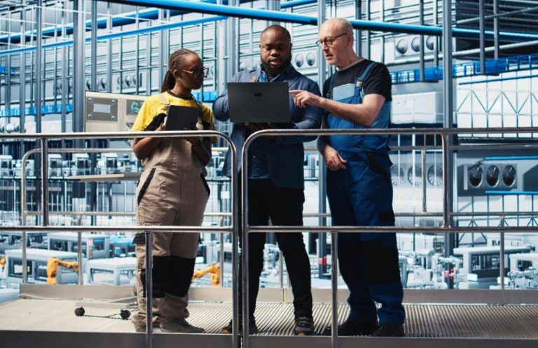 AI Alone Isn’t Enough: How Modern Contact Centers Give HVAC, Plumbing, and Roofing Companies Real CX Superpowers