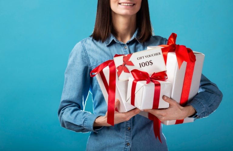 The Loyalty Helpdesk: How Retail Contact Centers Protect Points, Tiers, and Profitability