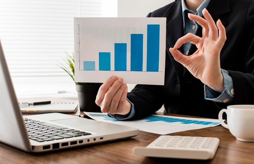 Revenue-Generating Customer Service for Retail Sales Growth