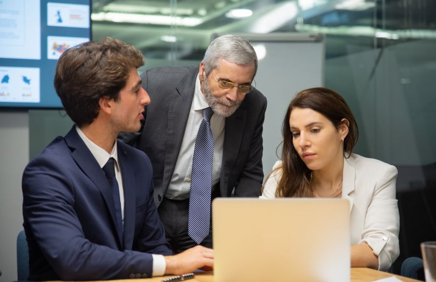 Retail BPO Vendor Transition: The 60-Day Operational Blueprint