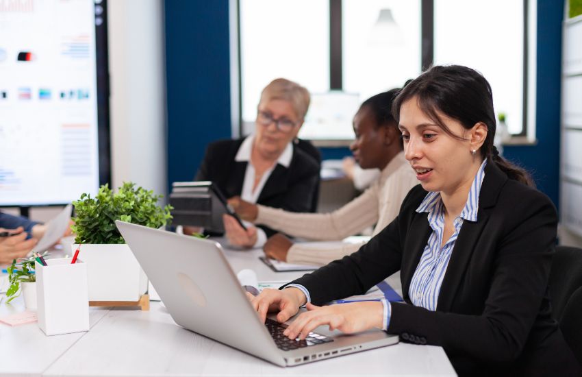 Retail Sales Outsourcing: The Missing Link Between CX & Growth