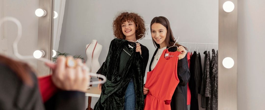Why Apparel Brands That Outsource CX Outperform Those That Do Not