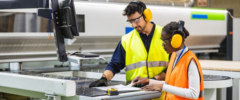 Why Manufacturers Choose US-Based Retail Customer Support