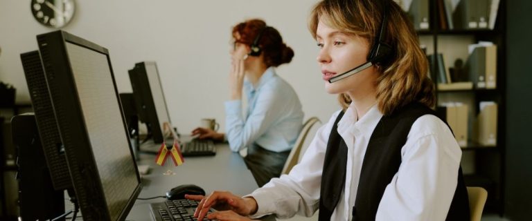 Nearshore Ecommerce Customer Service in El Salvador: How Retailers Cut CX Costs 47% Without Losing Quality